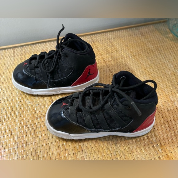 Nike Air Jordan Max Aura (TD) AQ9215-006 Toddler/kids Shoes Black & Red Sz 7C - Picture 8 of 10